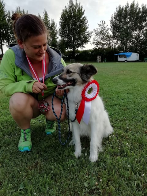 Mara mit ihrer Rosette (8. Goldene Rose 22.-23.6.2019)